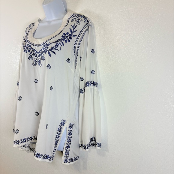 Escapada Ivory Boho Blouse with Blue Embroidery Side Slits Wide Bell Sleeve SzL - Picture 2 of 12